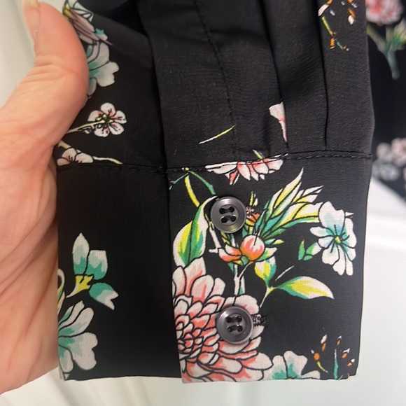 H&M size 12 button down blouse - Picture 5 of 9